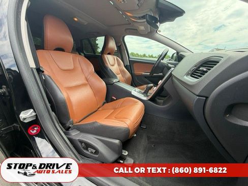 Used 2015 Volvo V60 T5 Cross Country w/ Climate Package AWD/4WD image 16