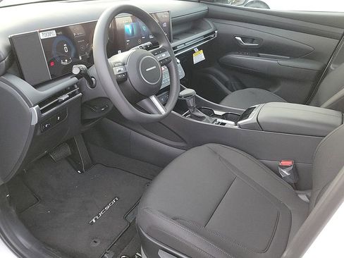 Used 2025 Hyundai Tucson SE FWD image 15