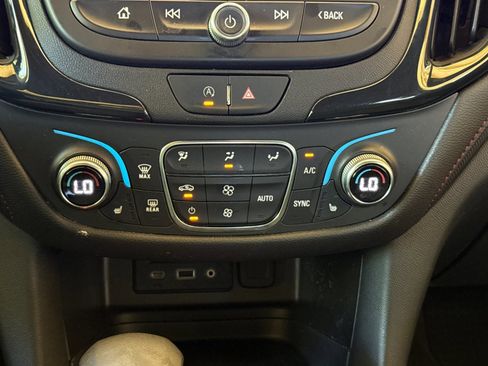Used 2023 Chevrolet Equinox RS FWD image 26