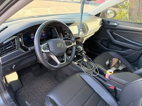 Used 2024 Volkswagen Jetta SE w/ Panoramic Sunroof Package FWD image 7