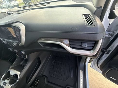 Used 2022 GMC Terrain Denali w/ LPO, Floor Liner Package AWD/4WD image 30