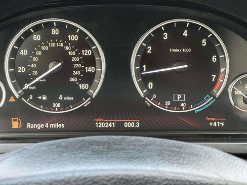 Used 2011 BMW 750i xDrive image 24