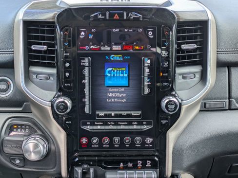 Used 2019 RAM 1500 Laramie RWD image 16