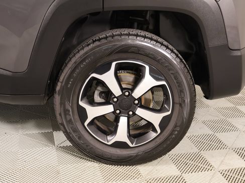 Used 2019 Jeep Renegade Trailhawk w/ UConnect 8.4 Nav Group AWD/4WD image 18