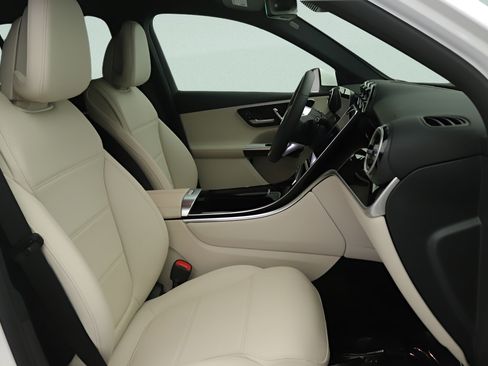 Certified 2025 Mercedes-Benz GLC 350e 4MATIC image 28