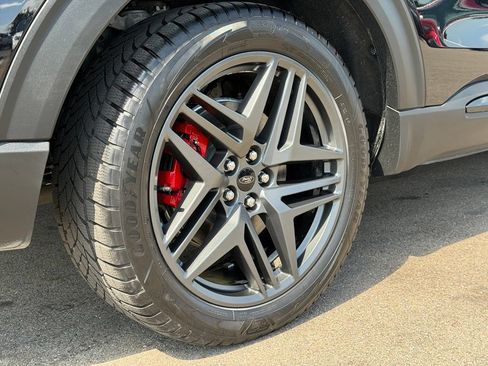 Used 2025 Ford Explorer ST AWD/4WD image 27