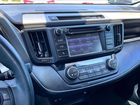 Used 2018 Toyota RAV4 XLE FWD image 6