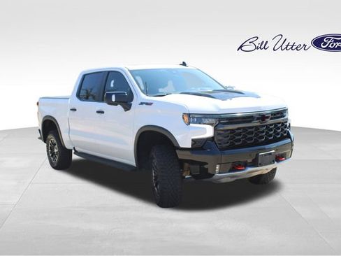 Used 2025 Chevrolet Silverado 1500 ZR2 w/ Technology Package AWD/4WD image 3