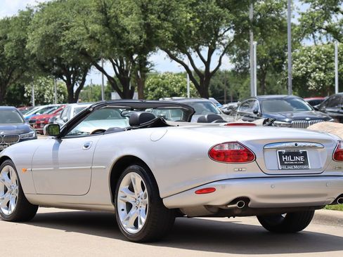 Used 2004 Jaguar XK8 Convertible image 9