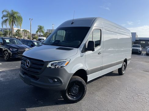 New 2025 Mercedes-Benz Sprinter 2500 image 1