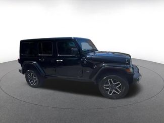 Used 2025 Jeep Wrangler Unlimited Sahara AWD/4WD video 2