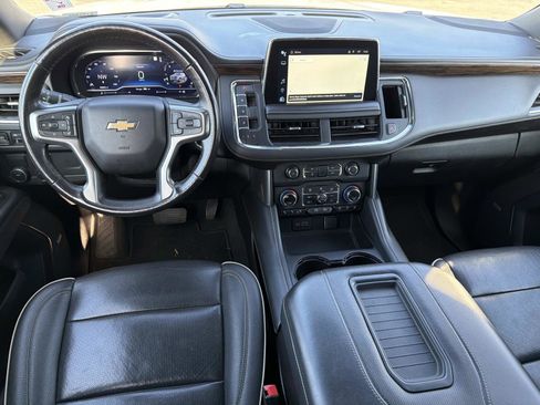 Used 2023 Chevrolet Suburban Premier image 6