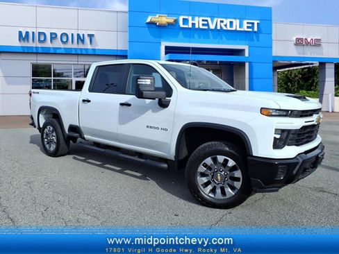 Used 2025 Chevrolet Silverado 2500 Custom image 1