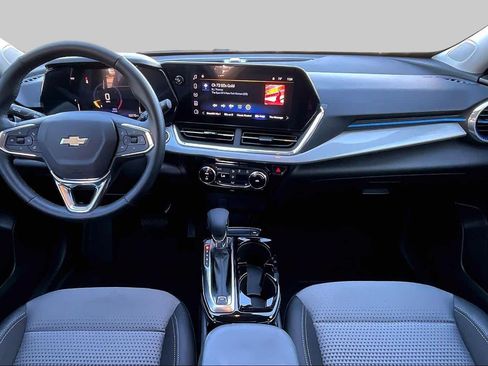 Used 2024 Chevrolet Trax LT w/ Driver Confidence Package FWD image 15