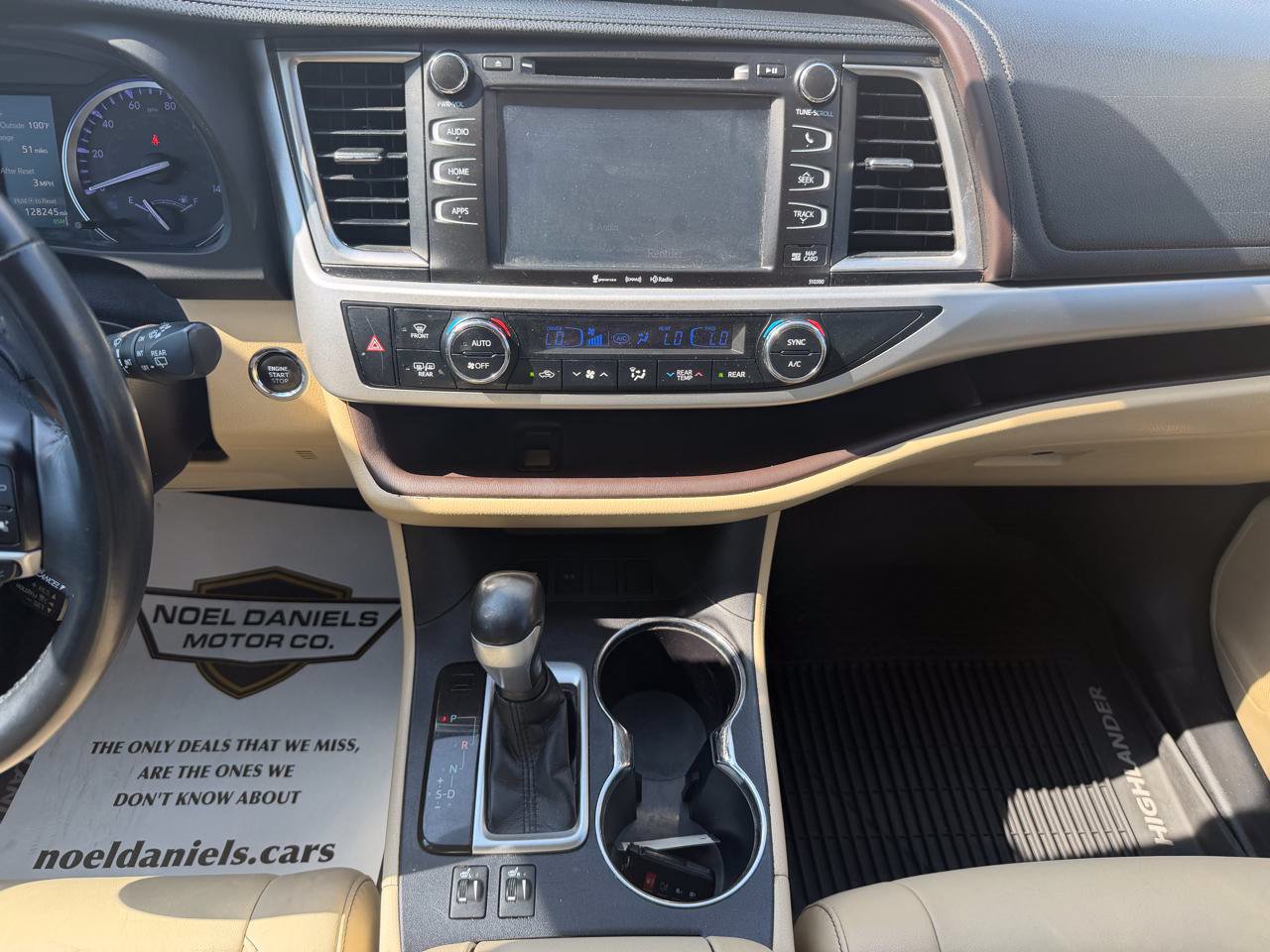 Used 2019 Toyota Highlander XLE FWD image 26