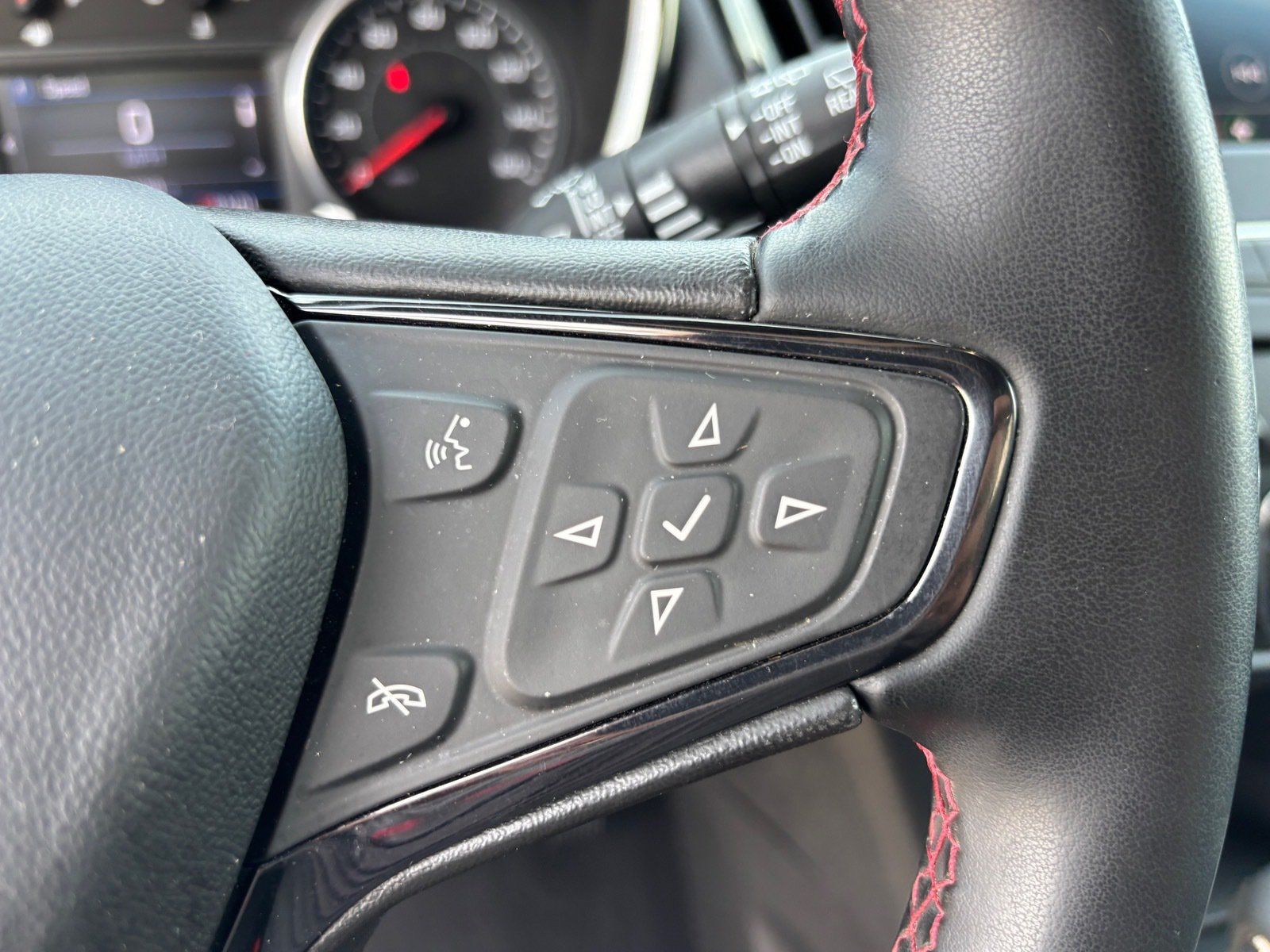 Used 2023 Chevrolet Equinox RS AWD/4WD image 22