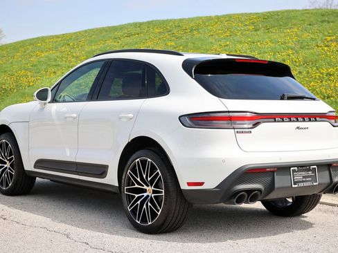 Certified 2026 Porsche Macan AWD/4WD image 3