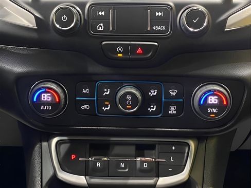 Used 2022 GMC Terrain SLT w/ Infotainment Package II image 23