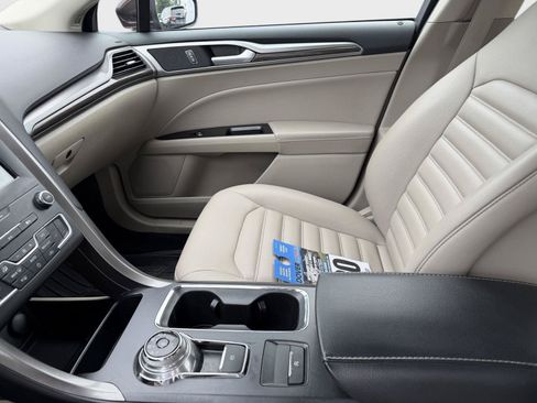 Used 2019 Ford Fusion SEL FWD image 8