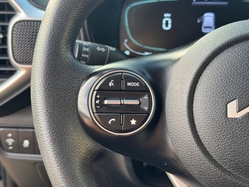 Certified 2023 Kia Soul LX w/ LX Technology Package FWD image 22