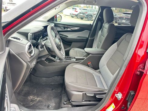 Used 2025 Chevrolet TrailBlazer LT image 29