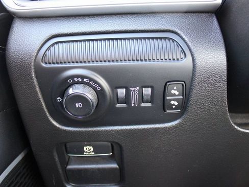 Used 2024 Jeep Wagoneer Series II image 25