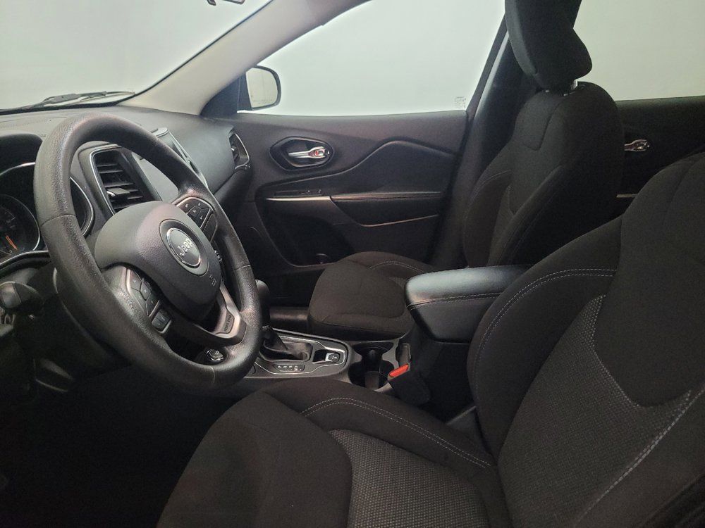 Used 2020 Jeep Cherokee Latitude AWD/4WD image 17