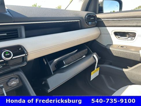 Certified 2026 Honda Pilot Touring image 18
