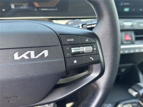 Used 2025 Kia K4 FWD image 22