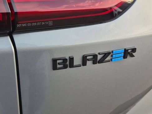 Used 2024 Chevrolet Blazer EV RS AWD/4WD image 31