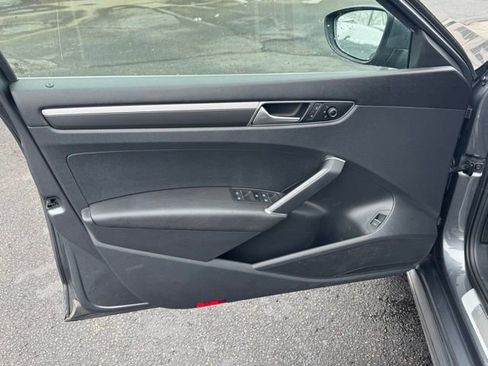 Used 2016 Volkswagen Passat 1.8T R-Line image 13