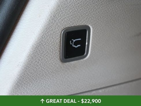 Used 2023 Chrysler Pacifica Touring-L FWD image 26