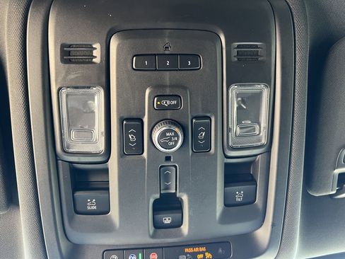 Used 2024 Chevrolet Suburban Z71 w/ Luxury Package image 22