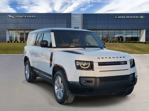 Used 2026 Land Rover Defender 130 X-Dynamic SE AWD/4WD image 4