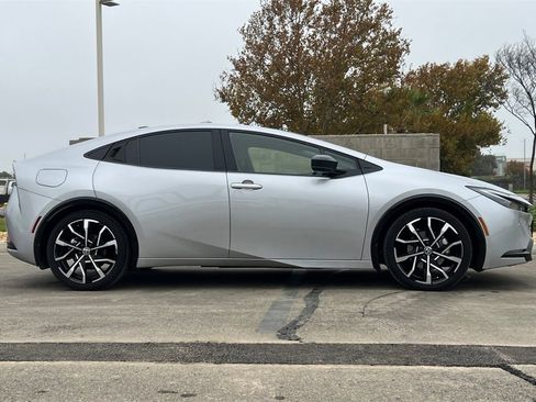 Certified 2024 Toyota Prius Prime image 3