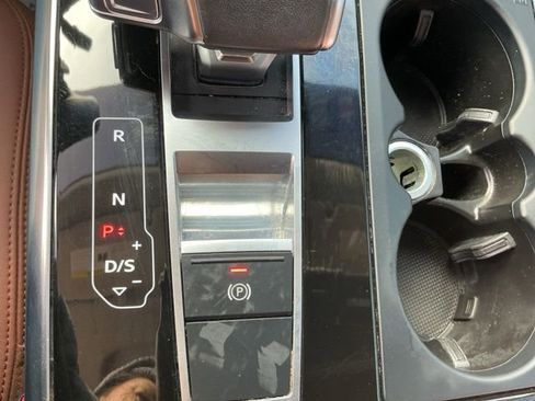 Used 2022 Audi Q8 Premium Plus image 24