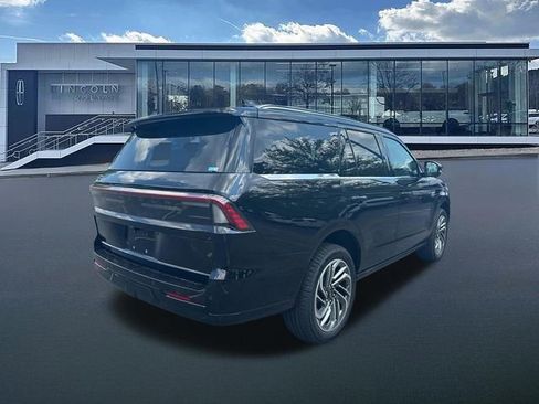 New 2026 Lincoln Navigator Reserve AWD/4WD image 8