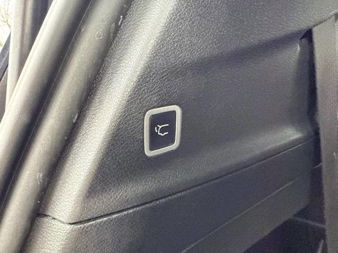 Used 2018 Chrysler Pacifica Touring Plus w/ S Appearance Package image 28