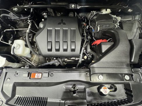 Used 2024 Mitsubishi Eclipse Cross AWD image 32