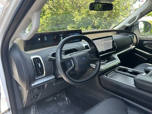 Used 2025 Ford Expedition Max Platinum AWD/4WD image 58