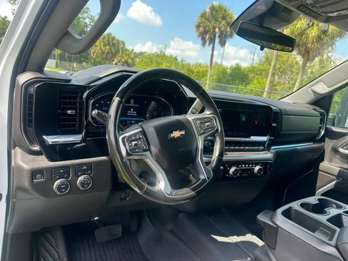 Used 2024 Chevrolet Silverado 2500 LT AWD/4WD image 10