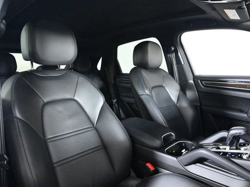 Certified 2023 Porsche Cayenne AWD/4WD image 17