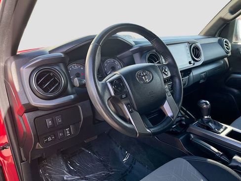 Used 2023 Toyota Tacoma TRD Off-Road w/ Advanced Technology Package AWD/4WD image 9