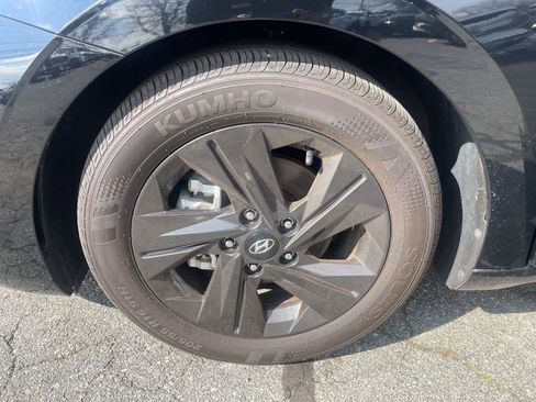 Certified 2023 Hyundai Elantra SEL w/ Preferred Accessory Package FWD image 31