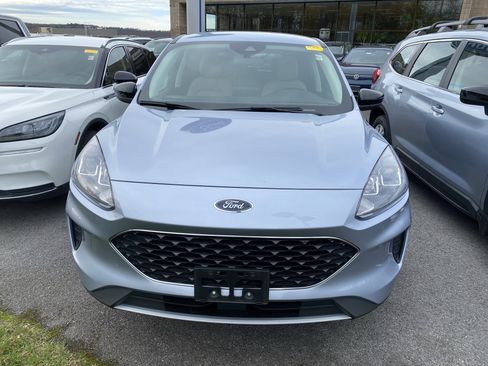 Used 2022 Ford Escape SE w/ Cold Weather Package image 3