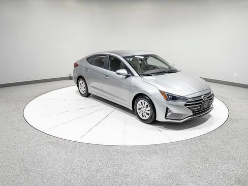 Used 2020 Hyundai Elantra SE FWD image 27