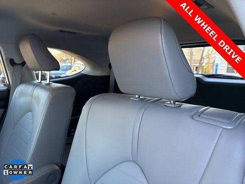 Used 2020 Toyota Highlander XLE image 24