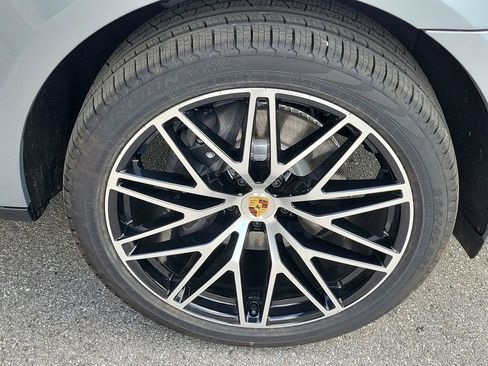 New 2026 Porsche Macan image 13