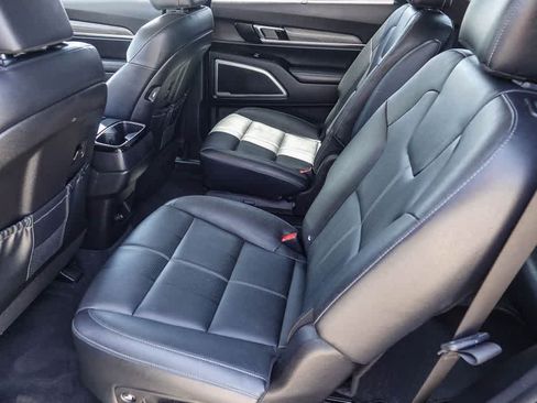 Used 2022 Kia Telluride EX w/ EX Premium Package FWD image 17