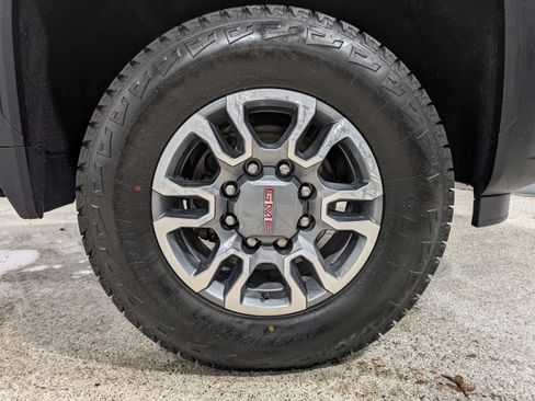 Used 2024 GMC Sierra 3500 SLE w/ SLE Value Package image 13